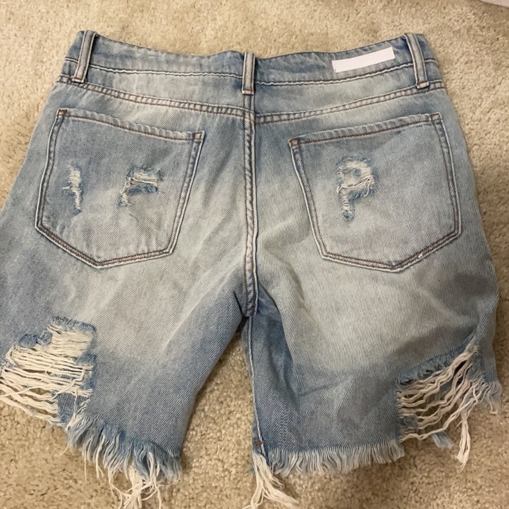 Distressed cello bermudas - Picture 2 of 2